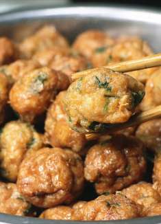 过年炸丸子有人放淀粉，有人放面粉，都不对，教你这样做，超级香