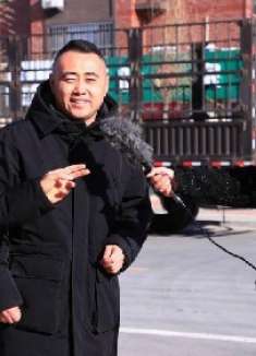 街头采访小伙，怎么让异性朋友来参加聚会，看看他们用什么套路