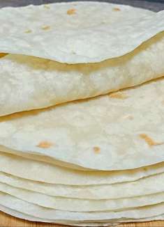 想吃烙馍不必出去买，自己在家做，把握这些技能，柔软筋道还疾速