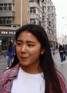 恋爱时最反感男生的什么行为呢？姑娘的回答，令男生无地自容