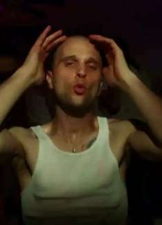 超强视觉张力，先锋实验性 MV「软肋」