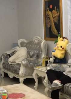 大个回家之后被发现脖子上有口红印