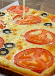 一人食晚餐！在家自制披萨，想吃啥就放啥