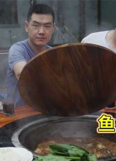 鱼和滩羊这个吃法真不赖，大冷天围着柴火炉子吃，太舒坦了！