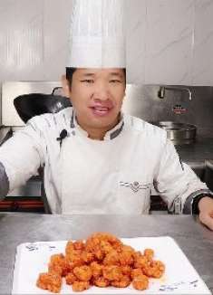 糖醋鱼用面粉炸或淀粉炸，其实都错了，看大厨如何做的