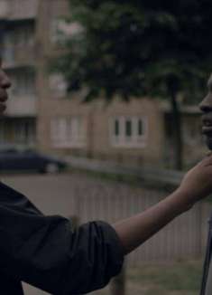 被孤立后极力掩饰痛苦：谁需要世界？