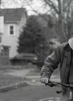 黑白质感 MV，人总得自由地活一次