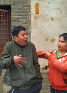 小伙花两千娶来傻女子，被全村嘲笑说闲话，五年后全村羡慕不已