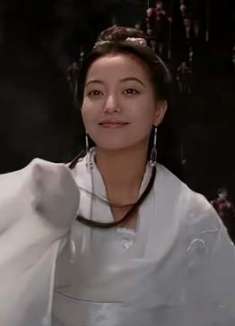 成龙大哥少有的魔幻古装片,主题曲比影片还火,却被低估票房惨败