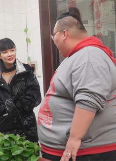 400斤小伙得知媳妇怀孕，向丈母娘报喜语无伦次，太逗了