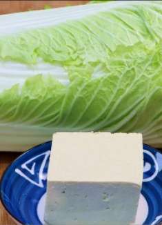 白菜炖豆腐最忌直接下锅，教你正确做法，出锅连汤都能喝完，过瘾