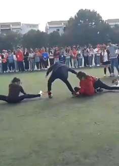 搞笑视频分享：淘汰回放！