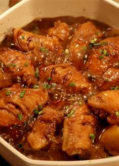 一人一锅的土豆鸡翅煲，冬天来这么一锅超级满足！