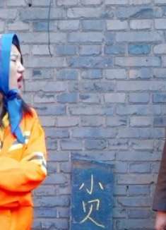 工厂倒闭工人拿物件抵工资，不料清洁工也来凑热闹，真逗