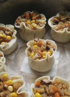 烧麦怎么做？1盘糯米，1碗面粉，在家用锅就能做，一上桌就抢光