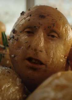 超市无厘头脑洞广告：人与食物大混战