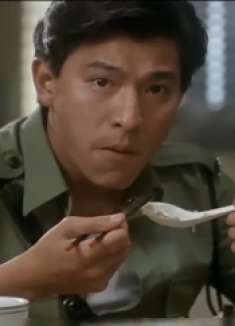 刘德华吃青椒炒肉盖浇饭，周星驰三菜一汤，盘点影视真香吃米饭