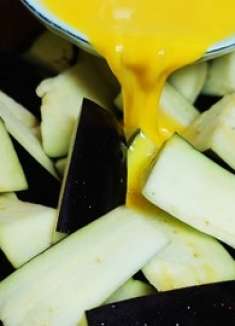 茄子别直接炒，教你1个新吃法，我家一周吃五次，简单又下饭