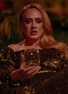 Adele 摇小船，摇出了喝红酒的最高境界