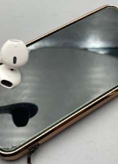 原来手机耳机有隐藏用法，好多人不知道，轻轻按一按，厉害又实用