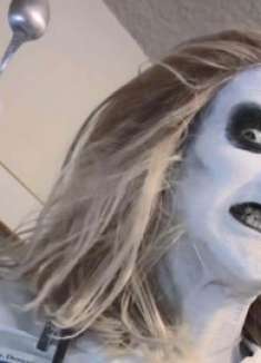 恐怖护士手握勺子,每天敲打病人30000多下,影形不离直到敲死