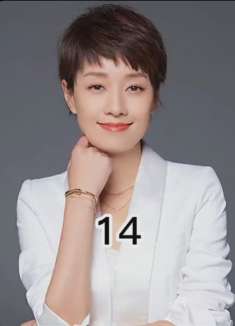 男人看着前妻被追求心里不是滋味