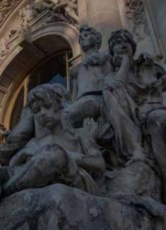 24 小时延时旅行短片，浪漫巴黎小皇宫博物馆