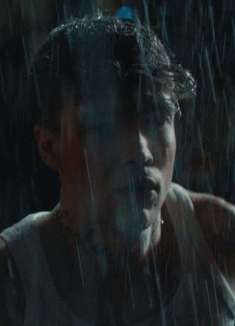 听歌就别哭，属于白背心骚男的热舞时刻