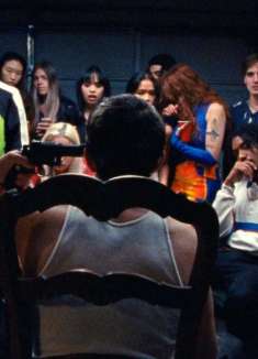 反差 MV，用最抒情的旋律拍最狠的片子