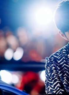 周杰伦开保时捷911,赛车从来没输过,直到王俊凯来挑战!