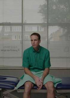 黑色荒诞喜剧，我的小腿有点短