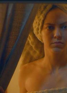 小两口野外旅店度蜜月，差点被老板做成包子