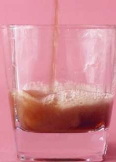 听说可乐加牙膏很厉害？看完视频我是真的信了