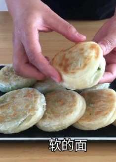 酥油葱花饼这样做，层多酥脆，层次丰富，一周都要做两三次