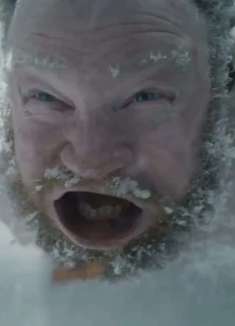 离谱！一个饼干广告拍出了不要命的感觉