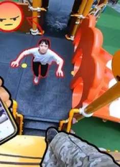 偷看美女被女友跑酷暴揍，意想不到的结局！