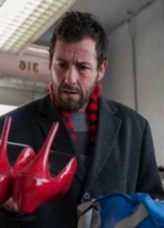 鞋匠意外获得了超能力，只要他穿上高跟鞋，就能变成性感的女人！