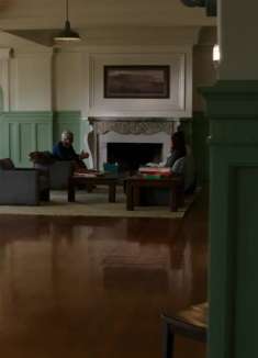 死亡占卜：闺蜜被神秘力量夺走生命，女子为查真相，找前屋女主人