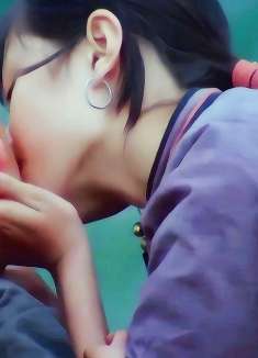 12岁姑娘嫁给三岁娃娃，命运有多艰难？揭露旧社会女性的悲哀