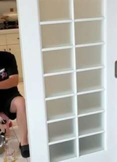 老爸烤鸡成瑜伽高手？女儿偷偷换台瑜伽，老爸跟着瑜伽教程做烤鸡