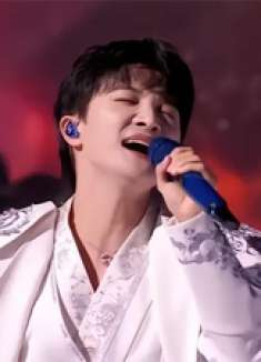 周深实力有多恐怖？2025新歌一夜破亿，网友：循环300遍还听不腻