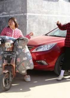 女司机开车问路没礼貌，毛妹一招教她如何做人，结局真解气！