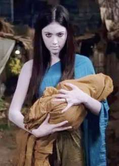 妻子难产去世变成阿飘，丈夫回来后发现真相却假装不知道，惊悚片