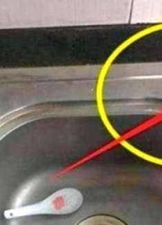 活半辈子才发现，洗碗池边的“小孔”真是厉害，聪明人都在偷偷用