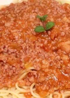 教你在家做肉酱意面，味道和餐厅卖的一样，干净卫生份量大，解馋