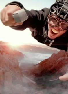 恐高患者慎入，第一人称视角带你飞