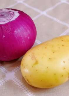 一个洋葱搭配一个土豆,简单一做鲜香美味开胃下饭,一大盘不够吃