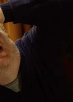 德国爆笑广告「救我！控制不住的手」