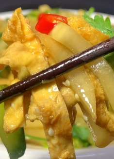 冬天要多吃萝卜，搭配鸡蛋简单一拌，清脆爽口，酸辣开胃，真解馋