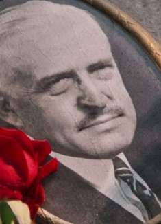 爆笑惊悚广告，当墓碑上的男人唱起歌